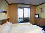 Zimmer 14  mit Eckfenster