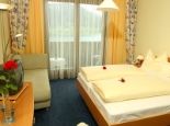 Hotel Ossiacher See**** Doppelzimmer mit Ruhebett und Wohnteil Bild - Hotel Ossiacher See**** Steindorf am Ossiacher See