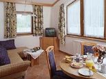 Gästehaus Schneeberger Zimmer Bild - Gaestehaus und Landhaus Schneeberger Mayrhofen