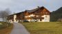 Unser Hof in der Abendsonne im Herbst.