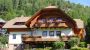 Unser Ferienwohnhaus. Aus den Ferienwohnungen hat man eine schöne Aussicht über Bad Kleinkirchheim.