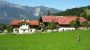 Unser Hof ist ruhig gelegen umgeben von Wald und Wiesen