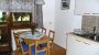 Eßecke in der Wohnung der roten Kolomandl