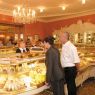 Weltberühmte Konditorei Café Zauner in Bad Ischl besuchen